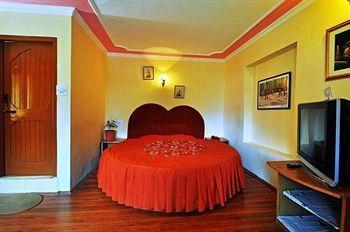 Apple Paradise Hotel