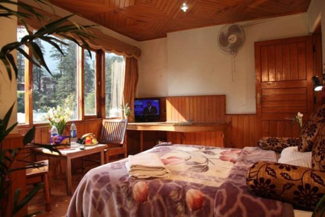 Whispering Valley Hotel Manali (Himachal Pradesh)