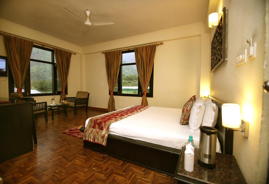 Resort De Vivendi With 35000 Sqft Open Lawn With Bbq Manali (Himachal Pradesh)