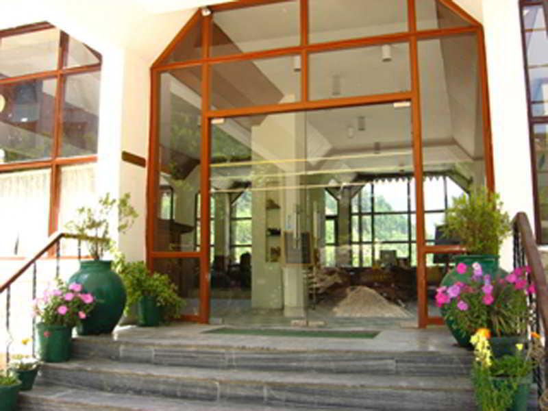 Snowcrests Manor