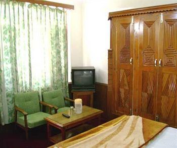 Chetna Hotel Manali (Himachal Pradesh)