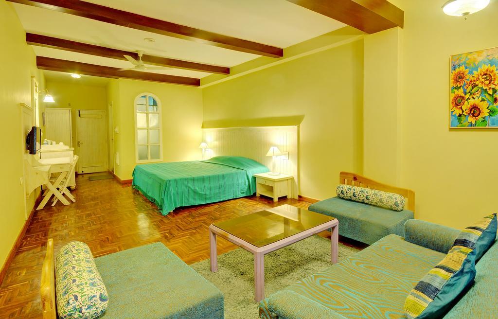 Hotel Johnson & Manali (Himachal Pradesh)
