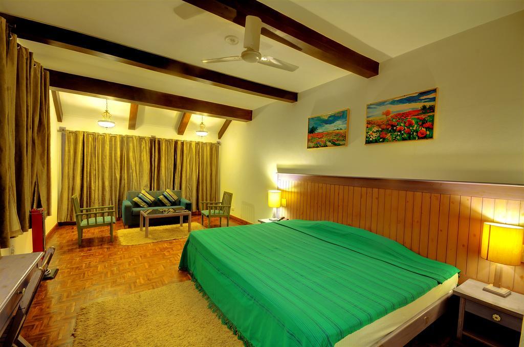 Hotel Johnson & Manali (Himachal Pradesh)