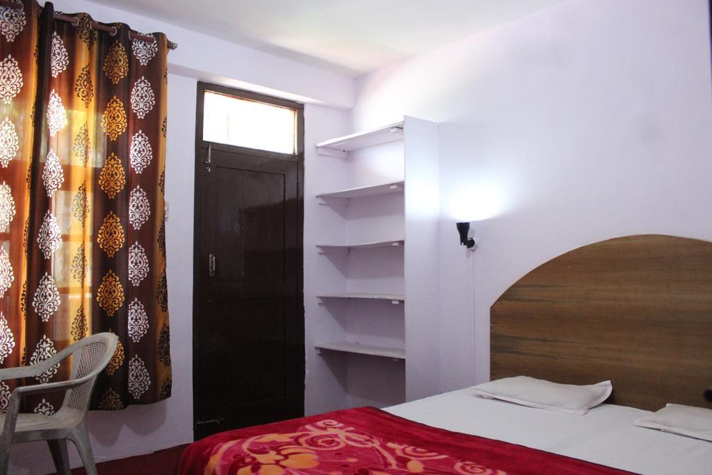 Oak Land House Hostel Manali (Himachal Pradesh)
