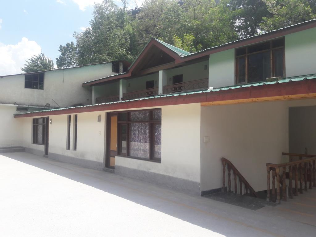 Hotel Janghu And Restuarant Manali (Himachal Pradesh)