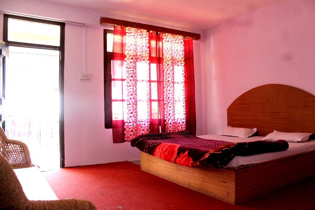 Oak Land House Hostel Manali (Himachal Pradesh)