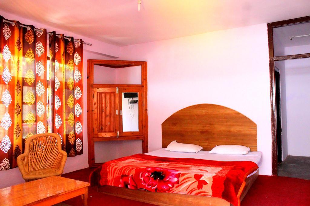 Oak Land House Hostel