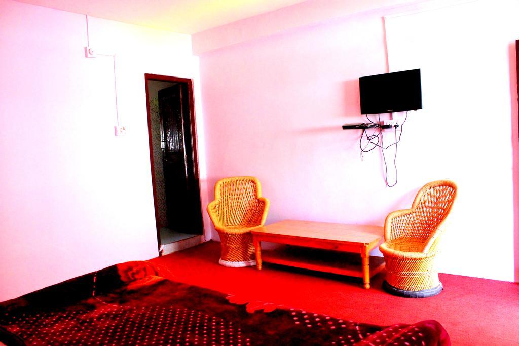 Hostel Oak Land House