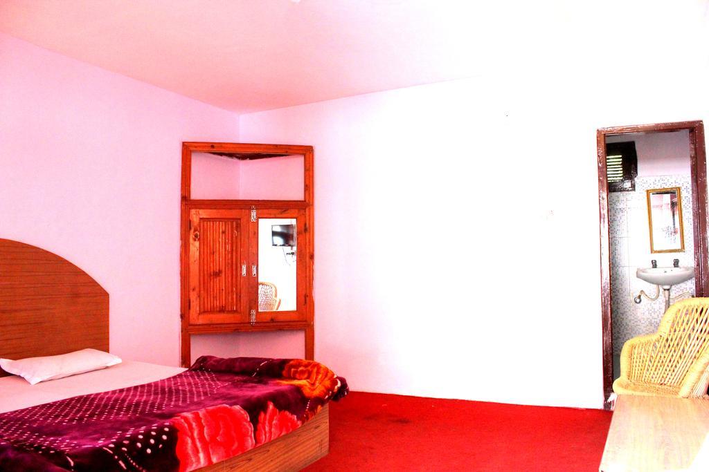 Hostel Oak Land House *