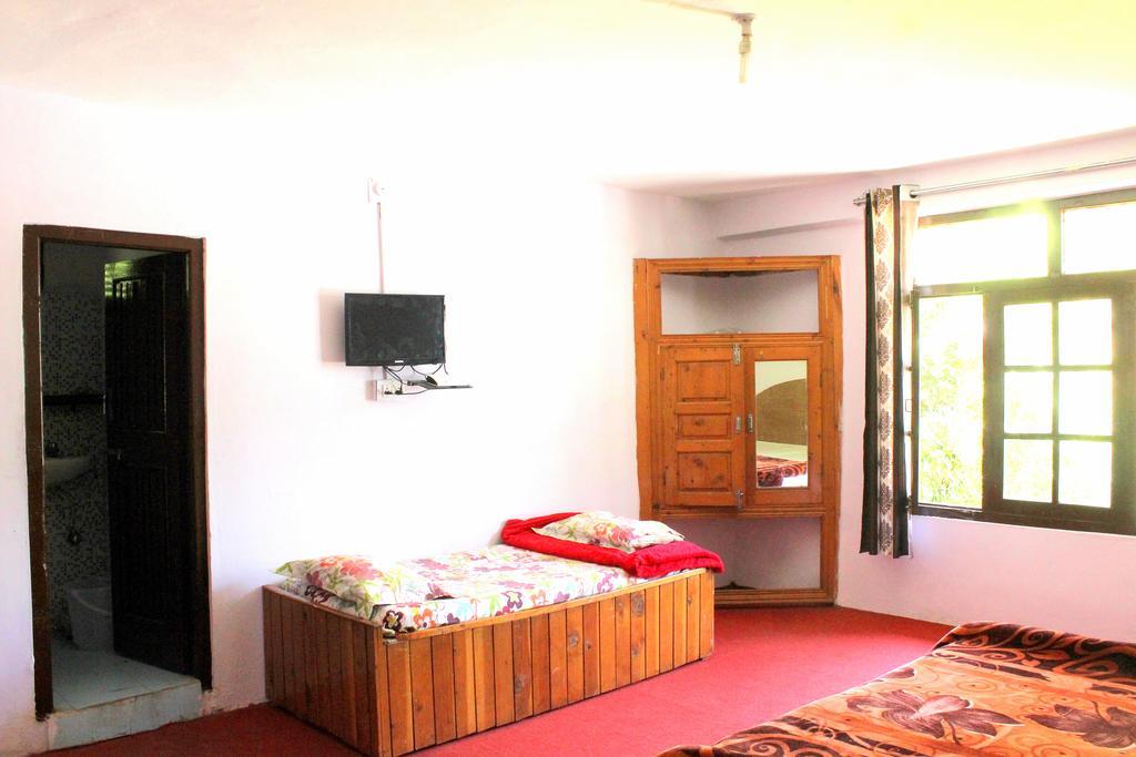 Oak Land House Hostel Manali (Himachal Pradesh)