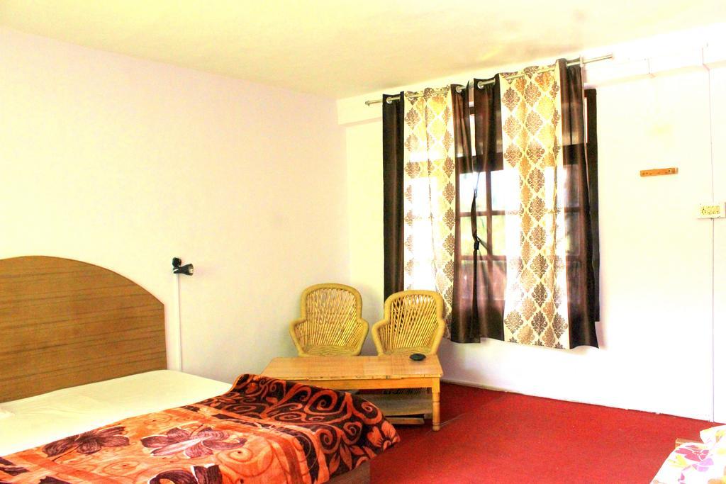 Oak Land House Hostel