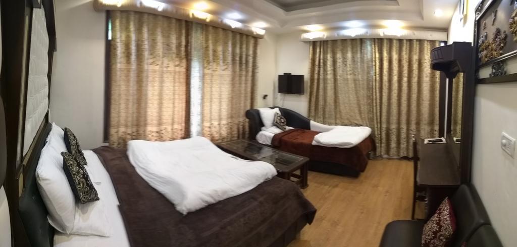 Le Grand - The River Facing Hotel 3*