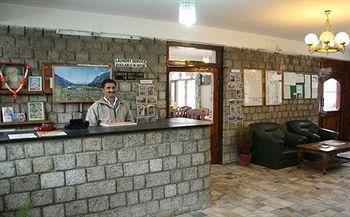 Tourist 10 Minutes Walking Distance From The Mall Hotel