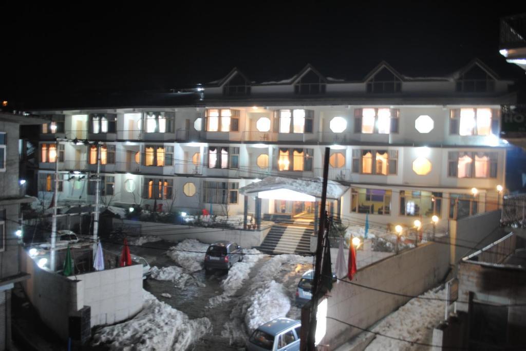Hotel Nishita 3*
