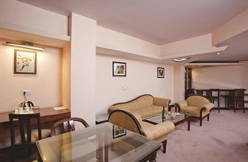 The River Crescent Hotel Manali (Himachal Pradesh)