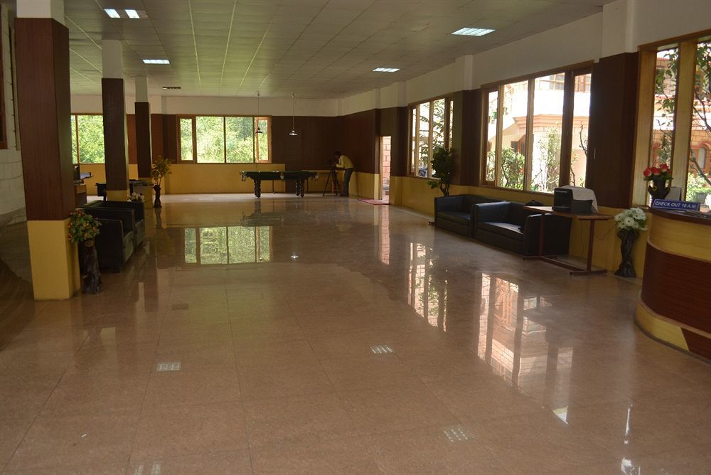 Hotel Hilltone & Manali (Himachal Pradesh)