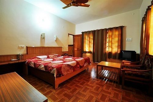 Hilltone & 3* Manali (Himachal Pradesh)