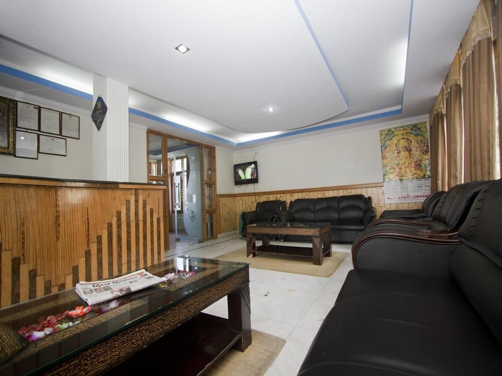 Oyo Premium Star Prini Hotel 3*