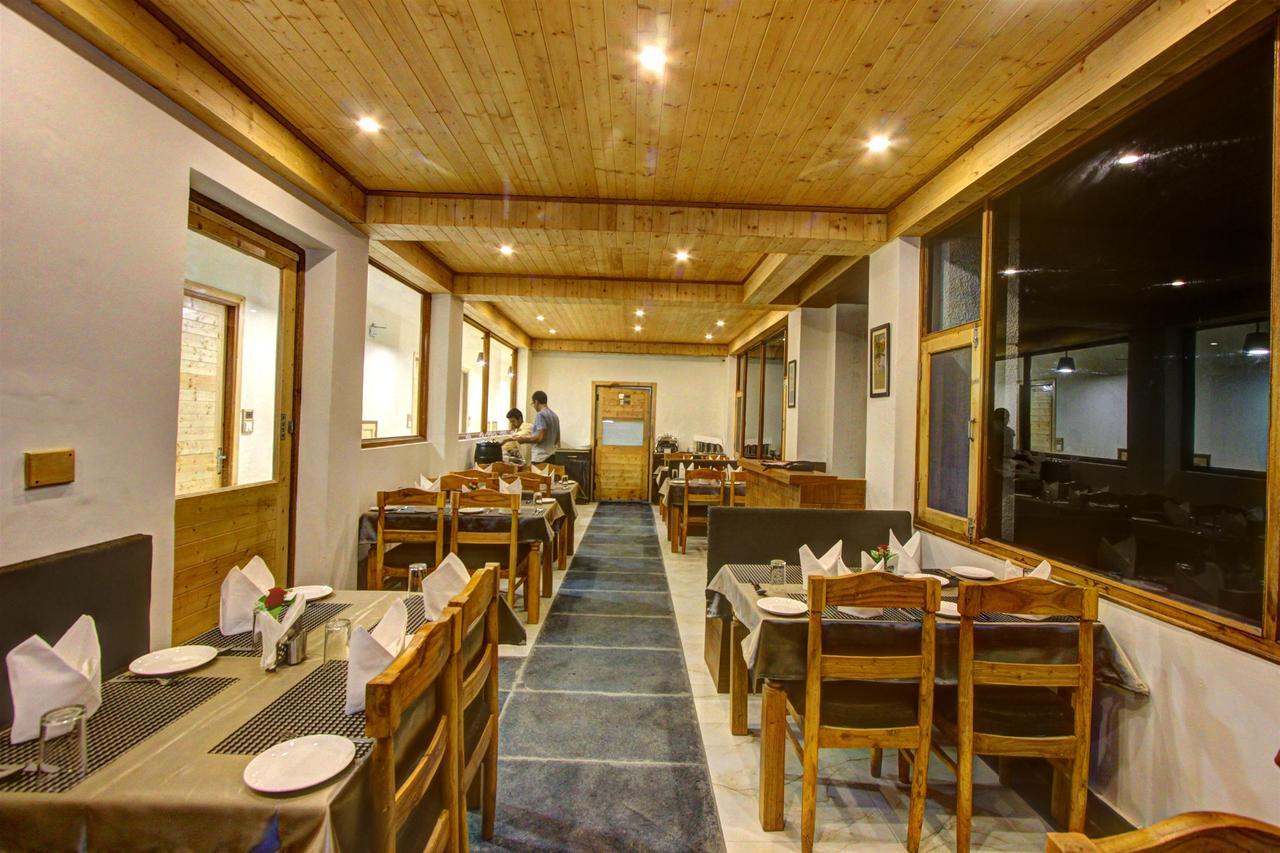 Oyo 10901 The Woodbine Manali (Himachal Pradesh)