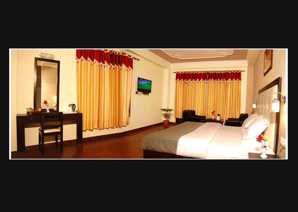 Apple Crescent Resort 3*