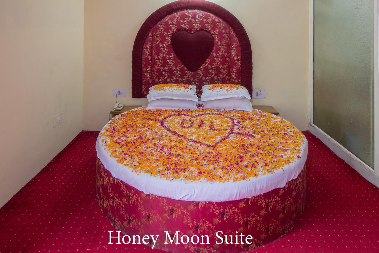 Neha Palace 2*
