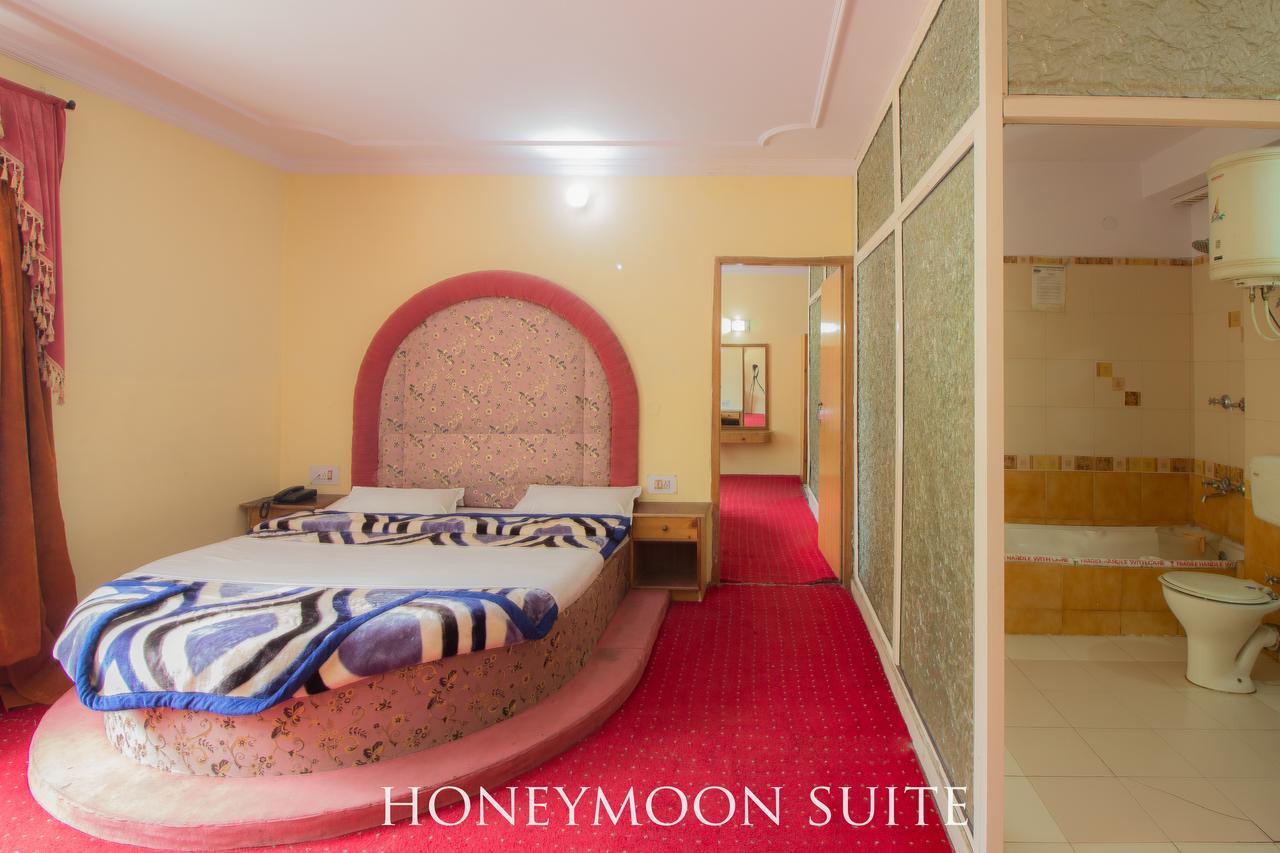 Neha Palace Hotel Manali (Himachal Pradesh)