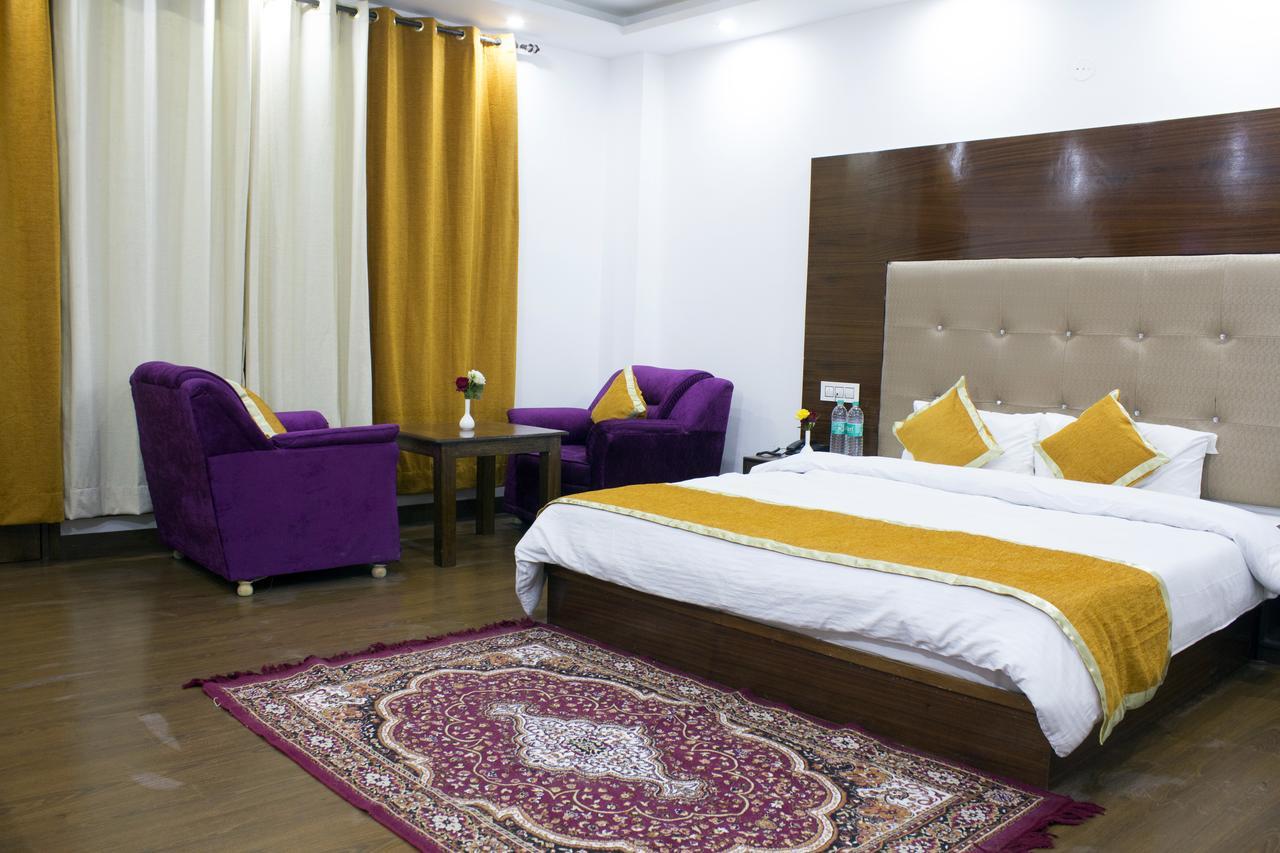 Apple Crescent Resort 3*