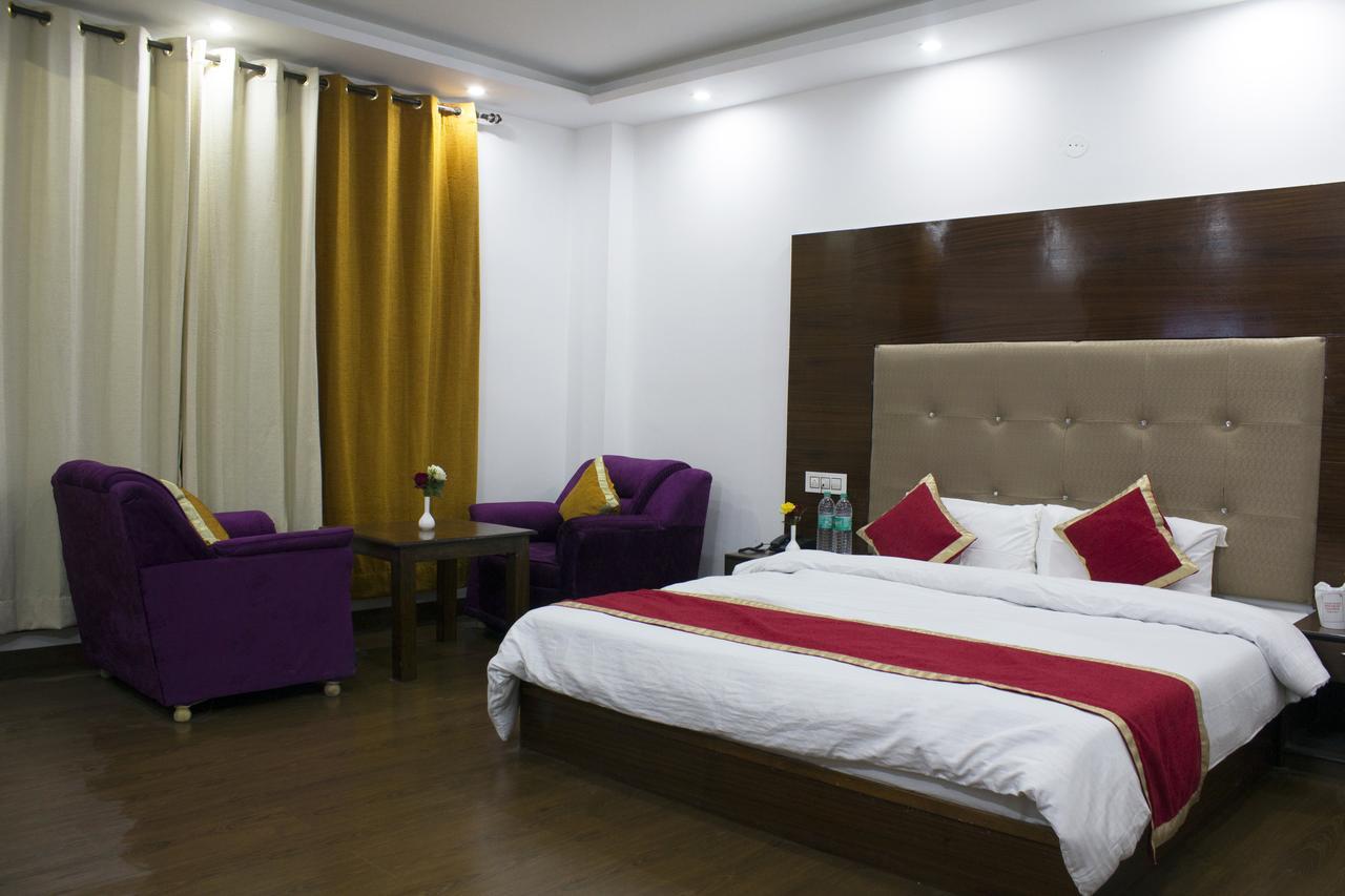 Apple Crescent Resort 3*