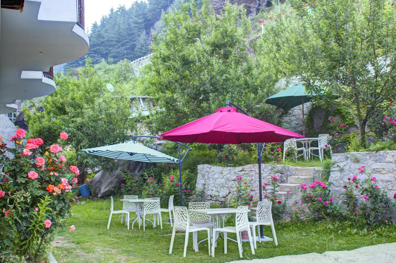 Resort Apple Crescent