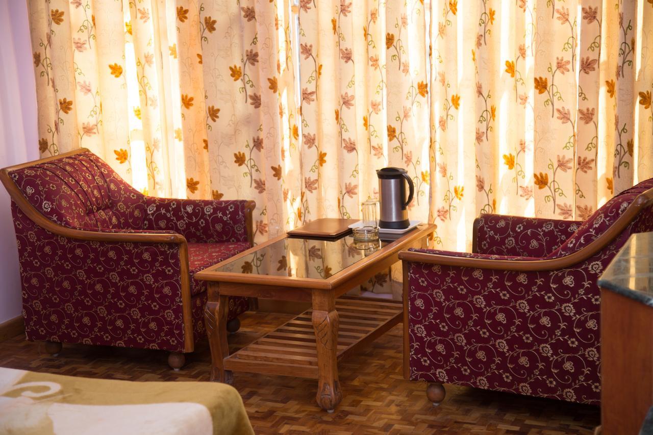 Satkar Residency Hotel 2*