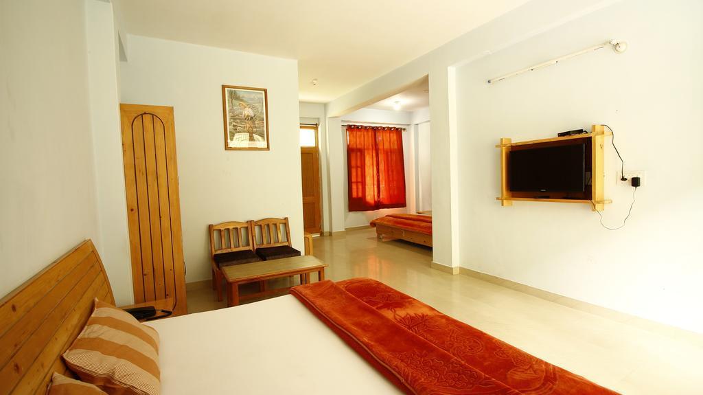 Tashila Hotel 2*