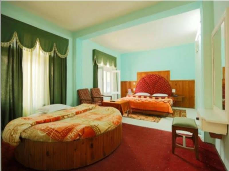 Mohan Palace Hotel 2*