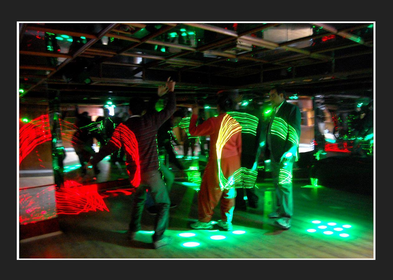Out Town Hotel Manali (Himachal Pradesh)