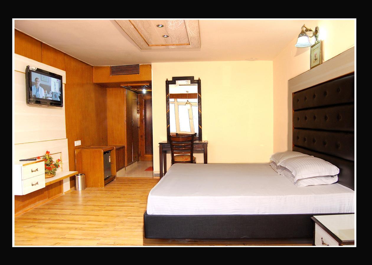 Hotel Out Town Manali (Himachal Pradesh)