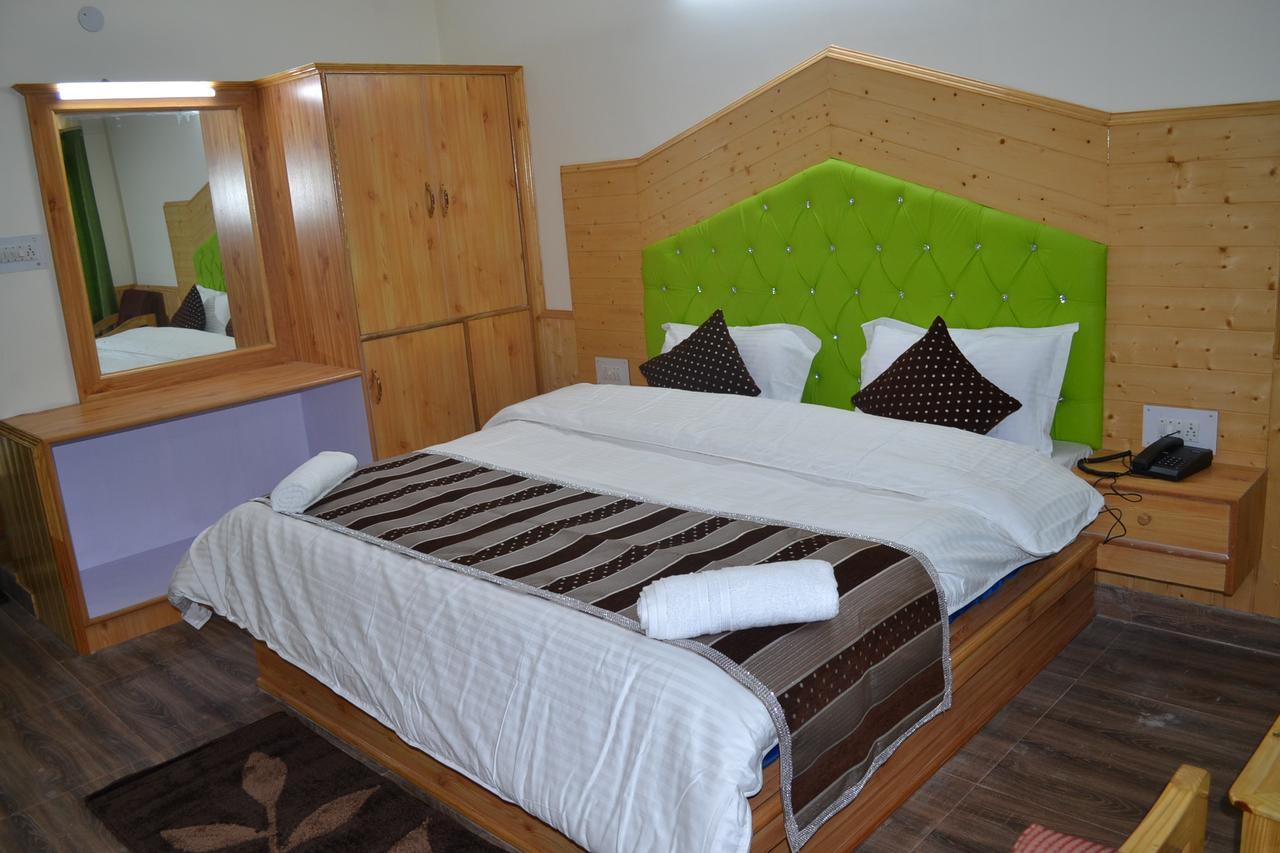 Rewat Residency Hotel Manali (Himachal Pradesh)