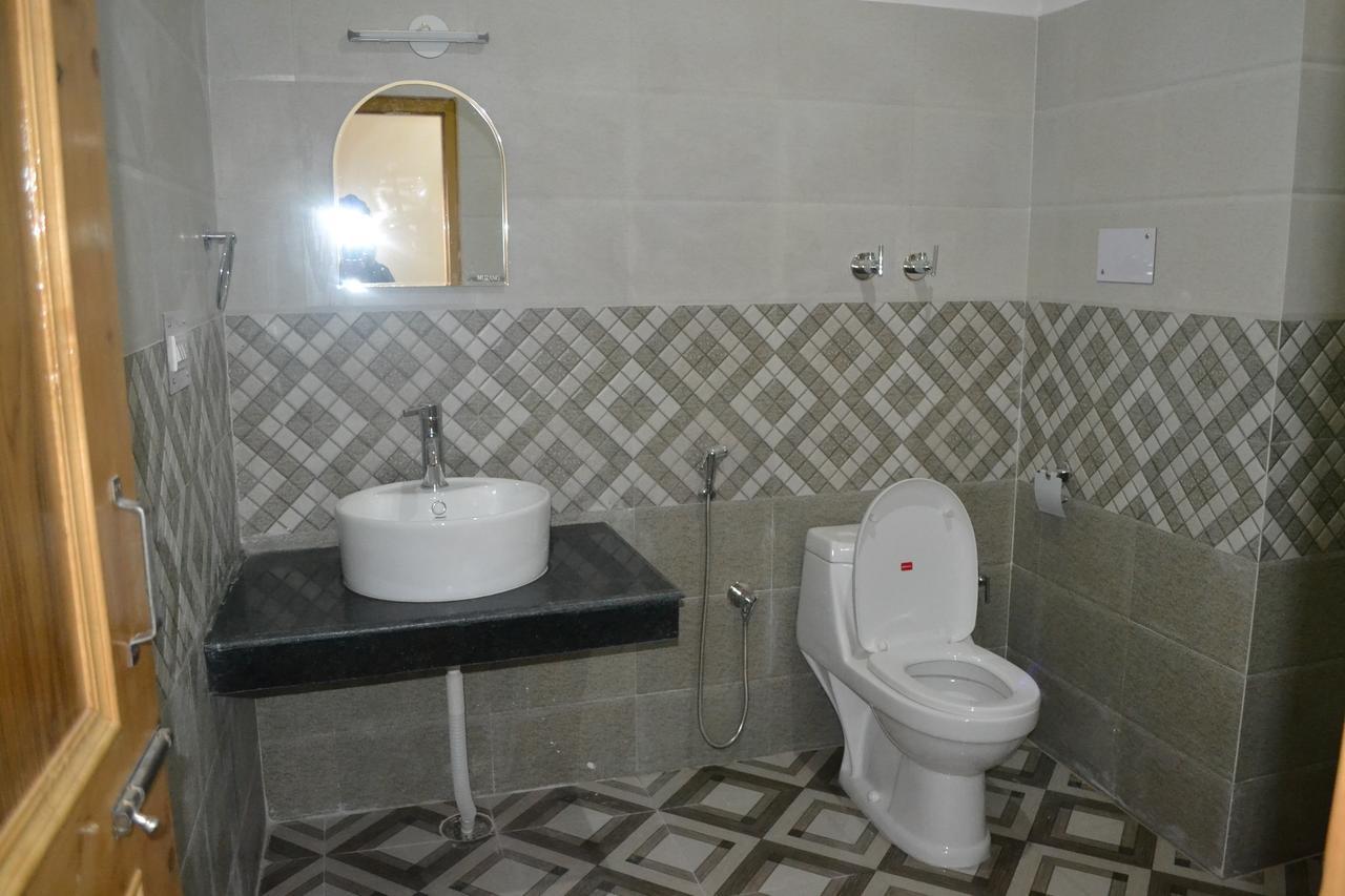 Rewat Residency