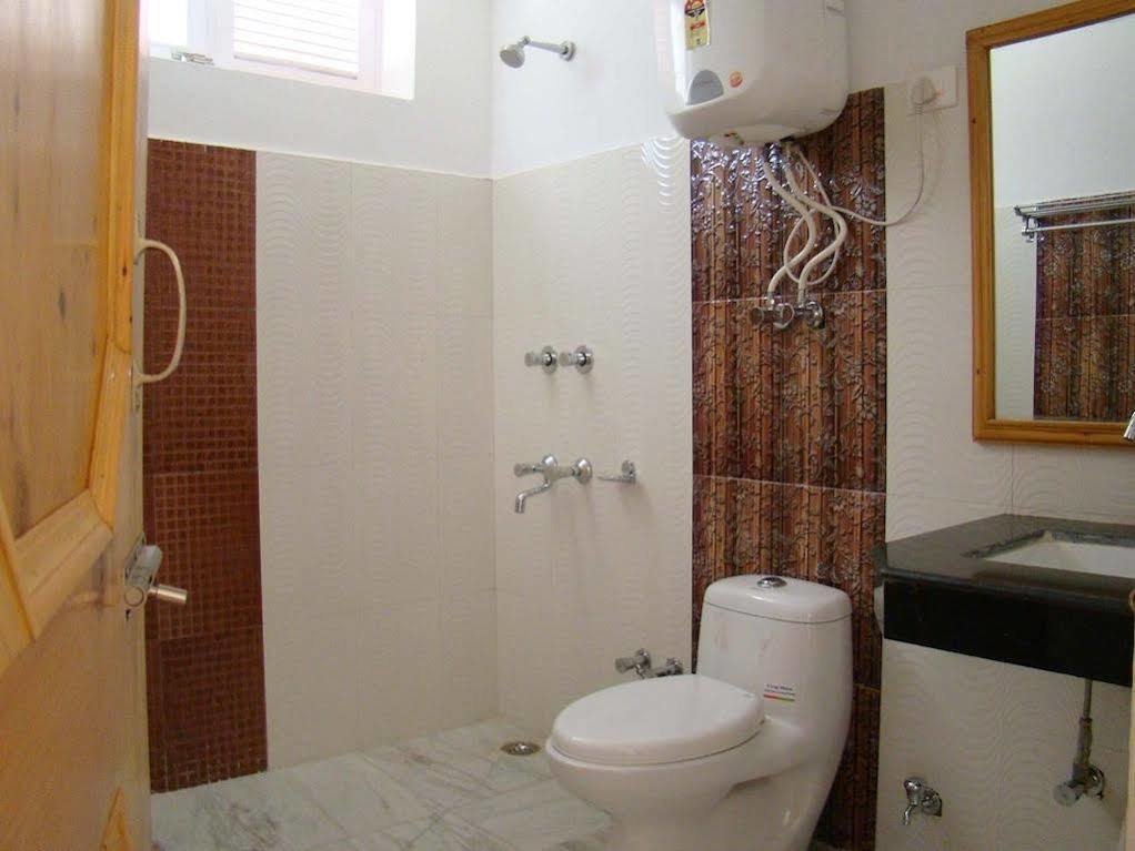 Mountain Trail Bed & Breakfast 2*