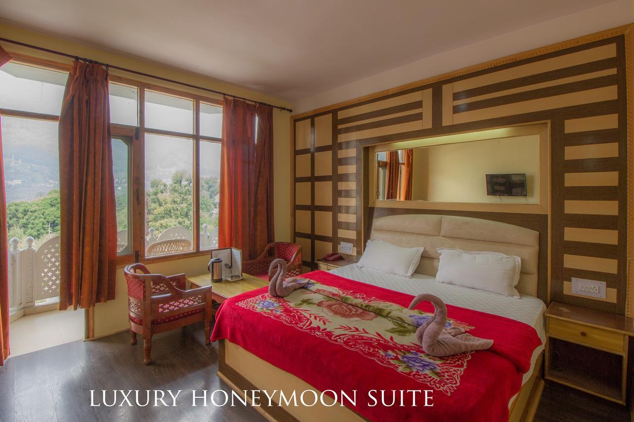 Neha Palace Manali (Himachal Pradesh)
