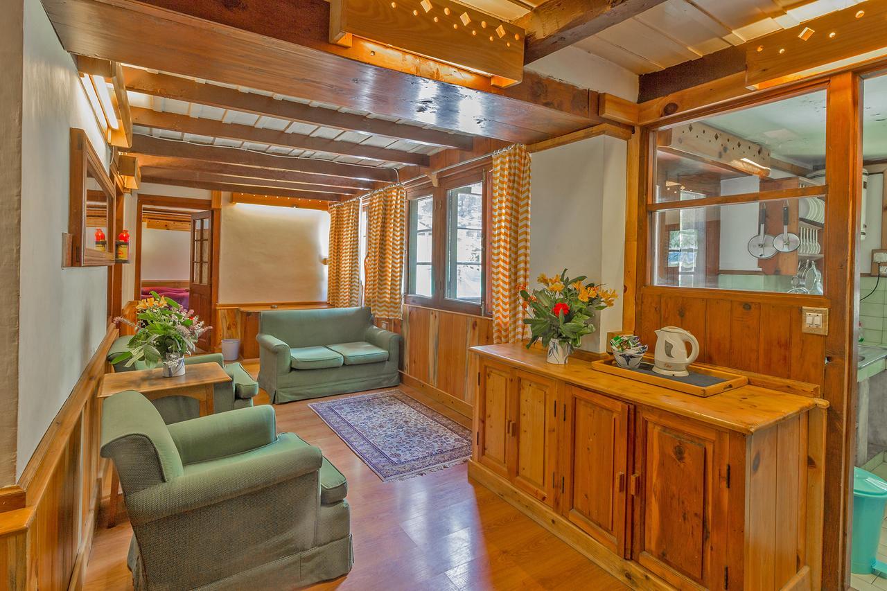 Hotel Johnson & Manali (Himachal Pradesh)