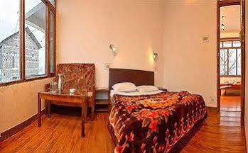 Tourist 10 Minutes Walking Distance From The Mall *