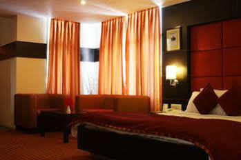 Resort Renest River Country