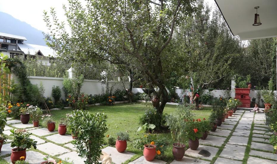 V Apple Croft 3*