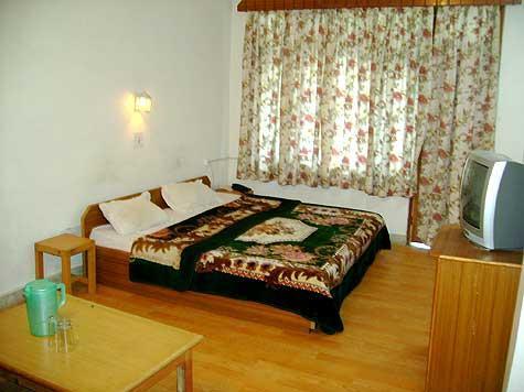 Hotel Highway 2*