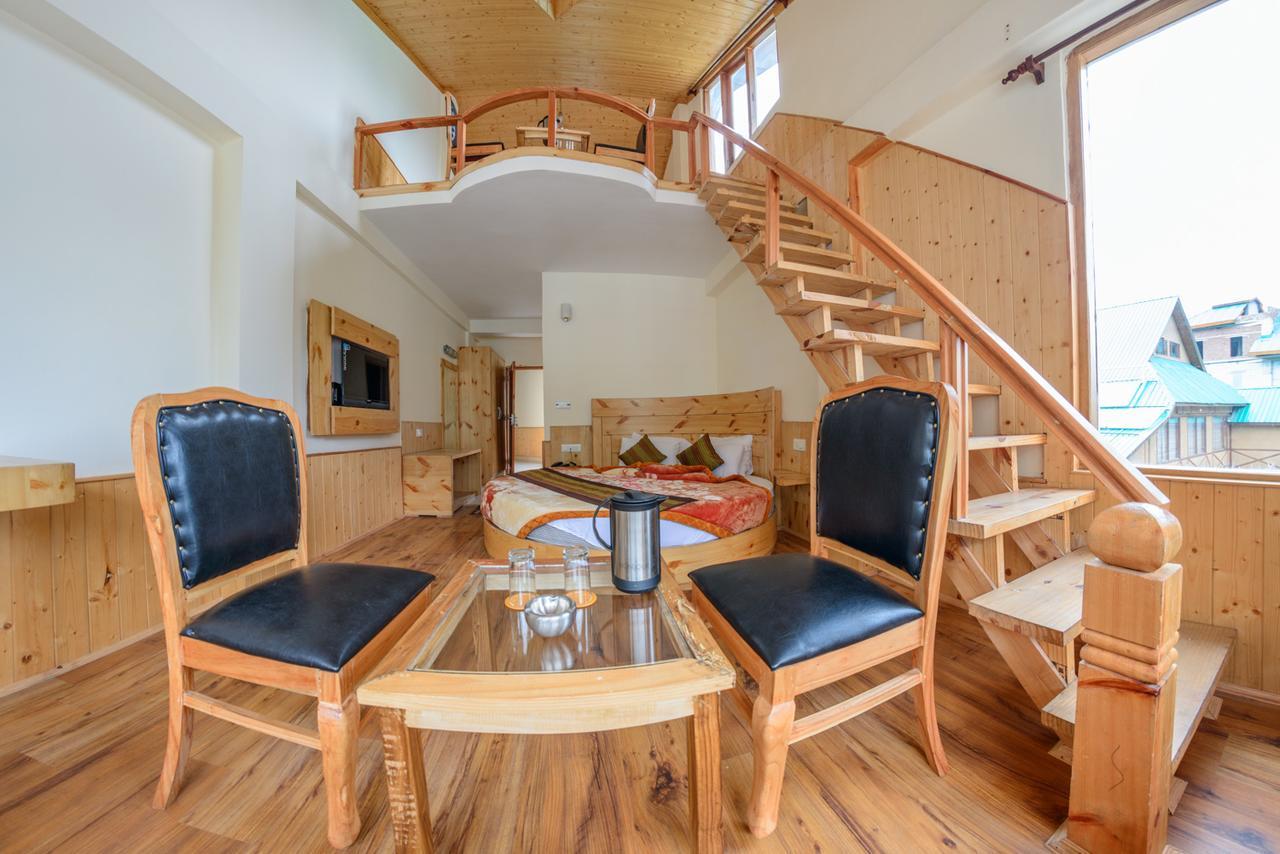 Wild Rose Hotel 3*