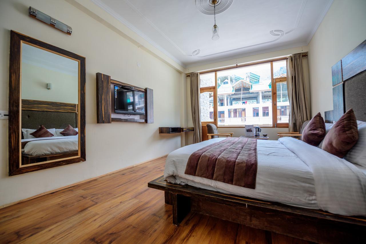 Hotel Wild Rose Manali (Himachal Pradesh)