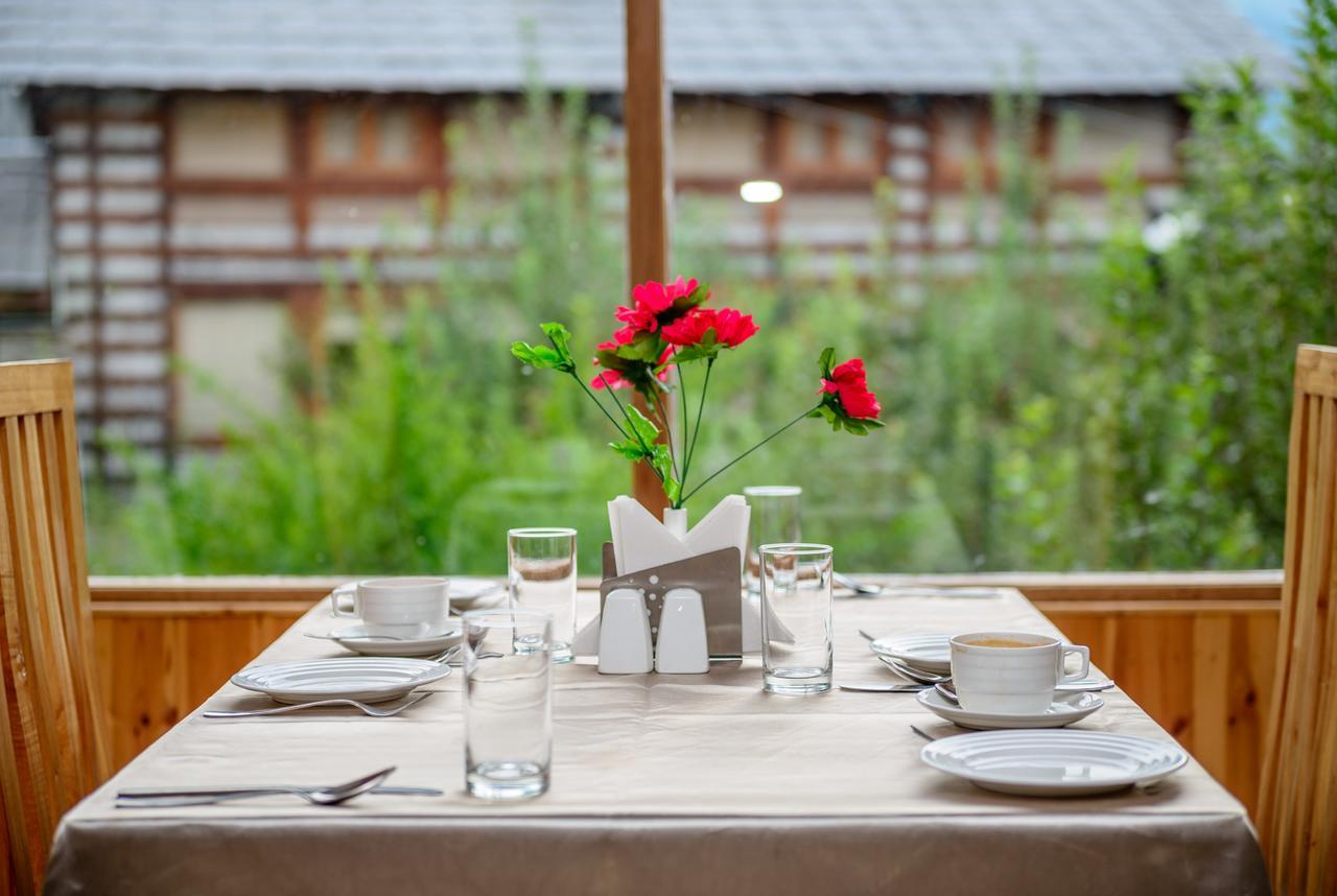 Wild Rose Hotel 3*