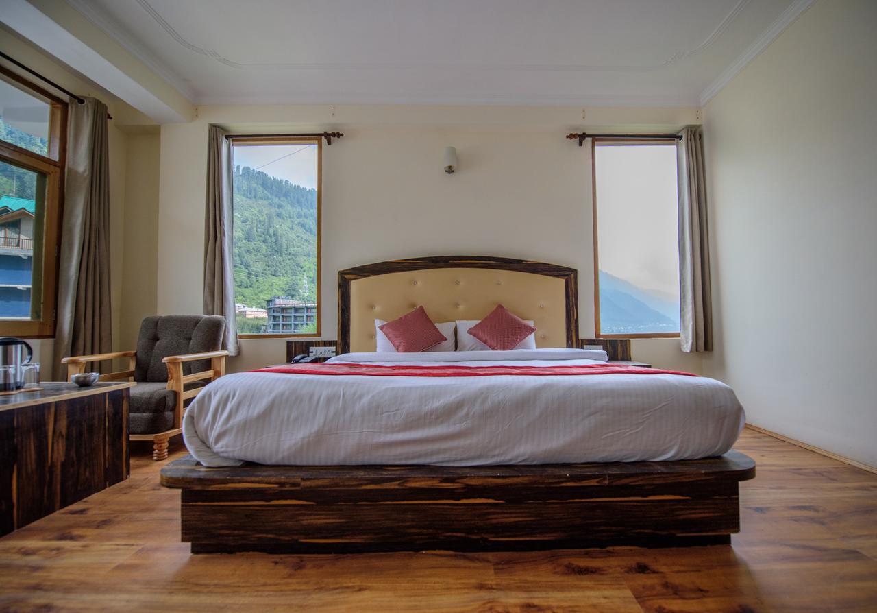 Wild Rose Hotel