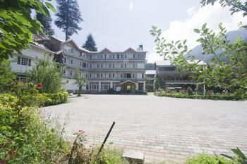 Oyo Premium Apple Garden Manali (Himachal Pradesh)