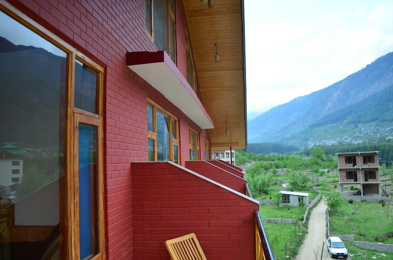 Summer * Manali (Himachal Pradesh)