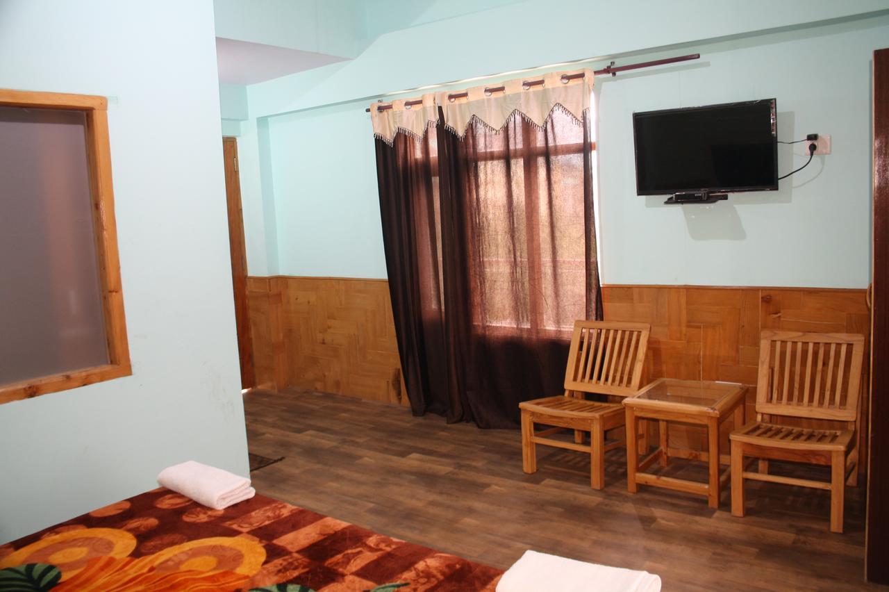 Hotel Adb Kundan *
